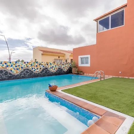 빌라 Libertas, Vivienda Con Piscina Privada Climatizada