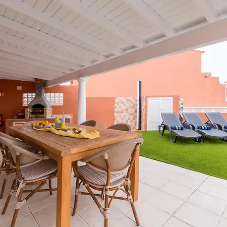 Libertas, Vivienda Con Piscina Privada Climatizada