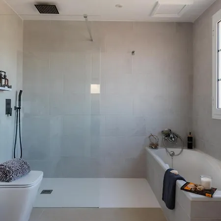 Libertas, Vivienda Con Piscina Privada Climatizada *