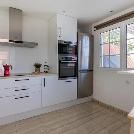 Libertas, Vivienda Con Piscina Privada Climatizada