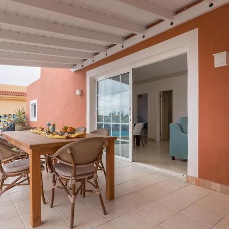 Libertas, Vivienda Con Piscina Privada Climatizada *