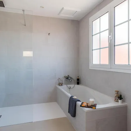 Libertas, Vivienda Con Piscina Privada Climatizada * 칼레타데푸스테