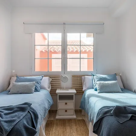 Libertas, Vivienda Con Piscina Privada Climatizada